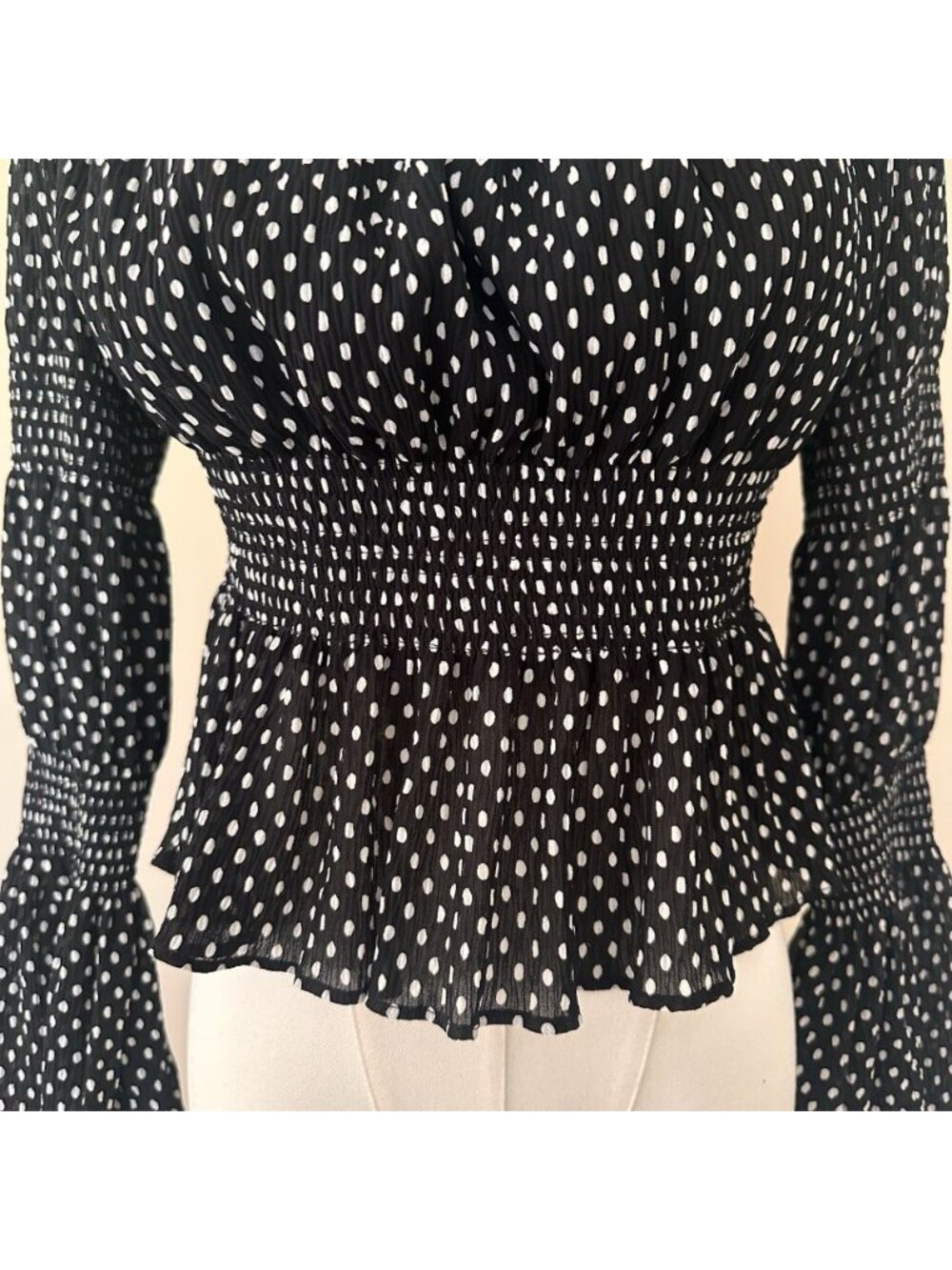 La Ven XS Peasant Top Black White Polka Dot Bell Sleeve Off-the-Shoulder Smocked - Picture 7 of 9
